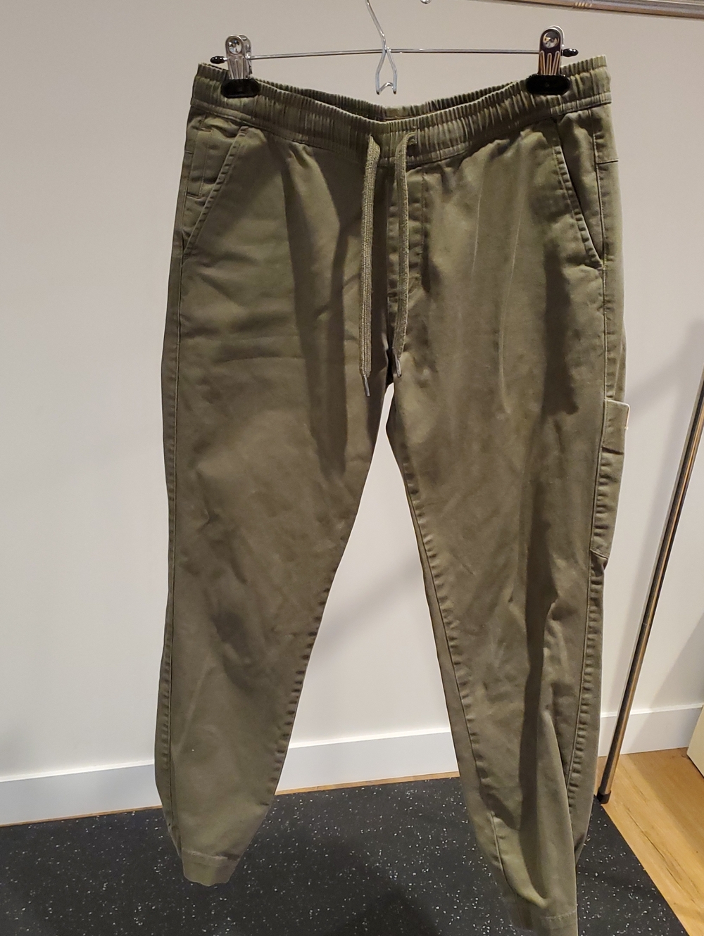 Tentree - Women's Olive Green Drawstring Cargo-Type Pants